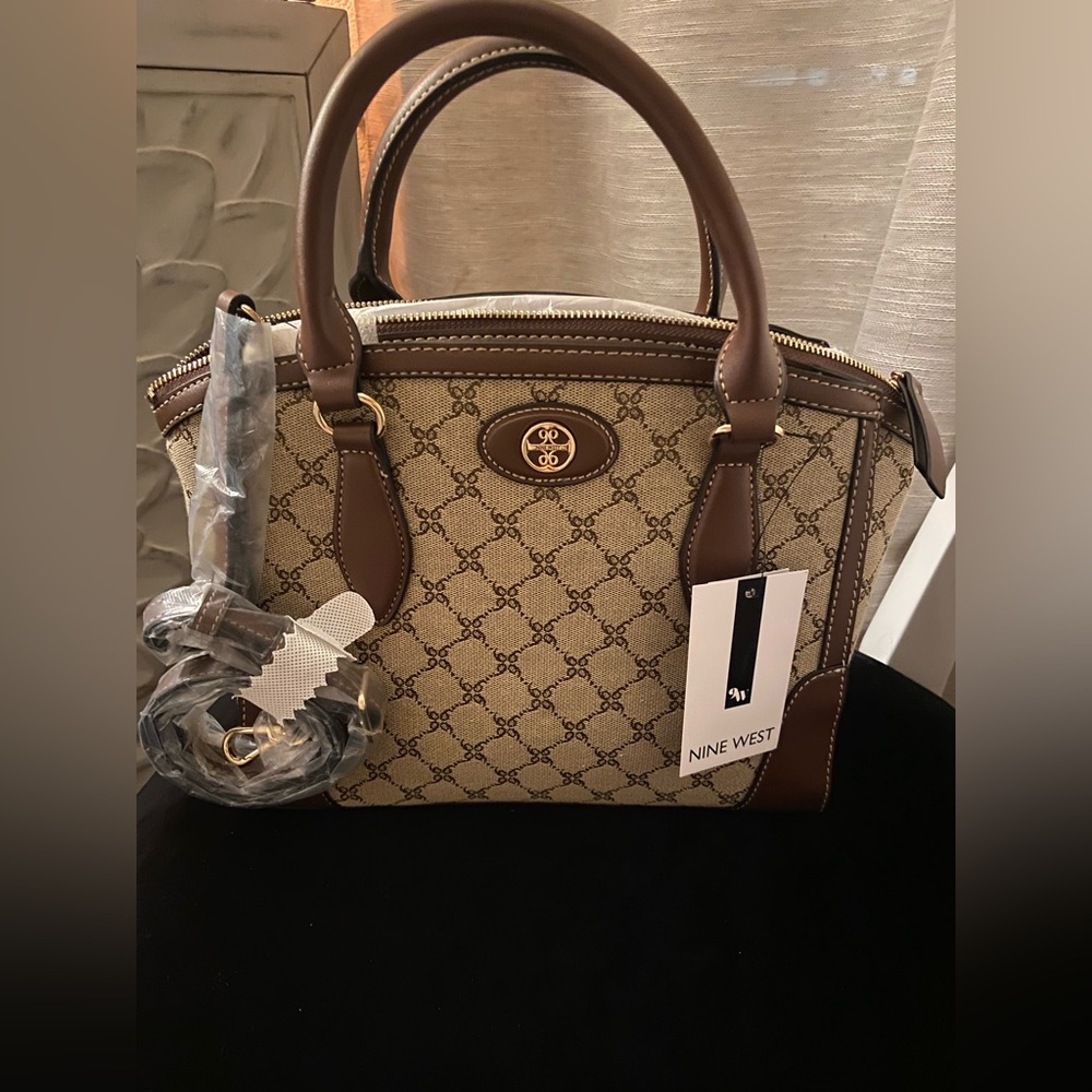 Nine West Brand New ladies 👜 handbag, color light brown,